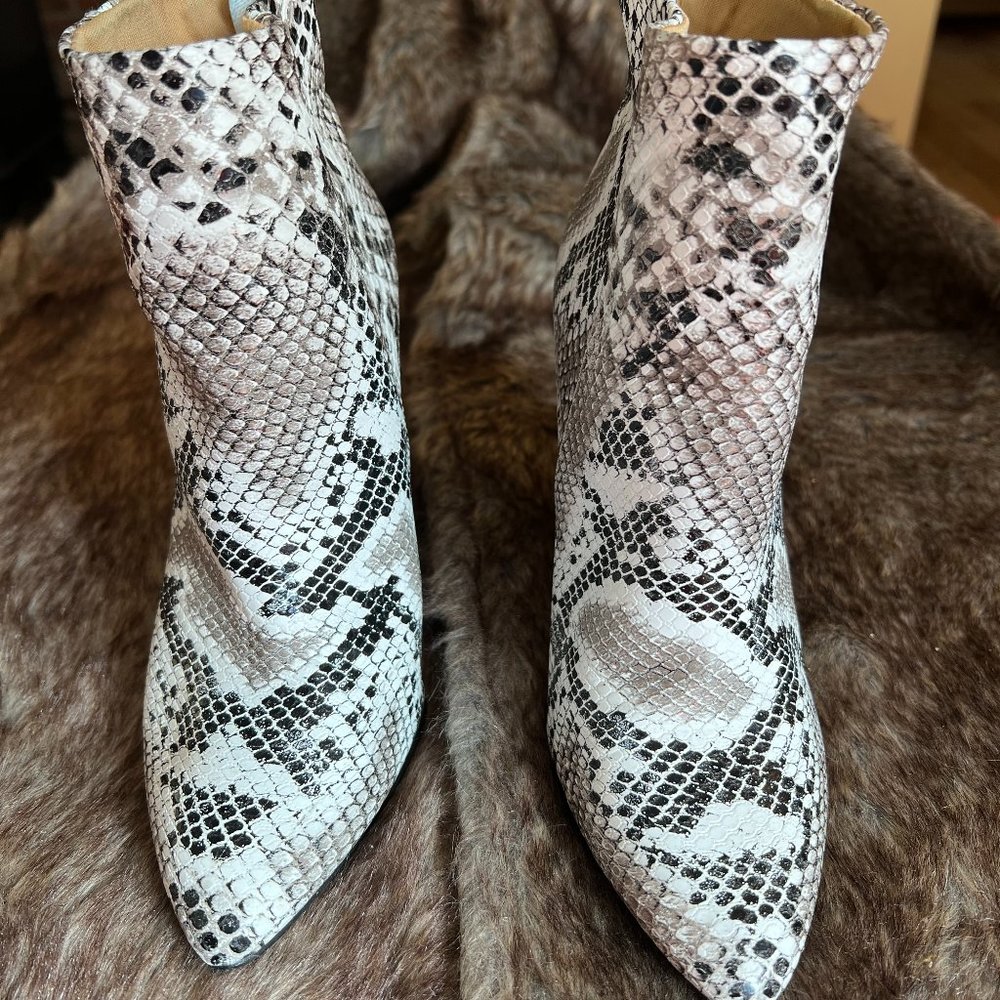 Charlotte Russe snakeskin booties Sz 6